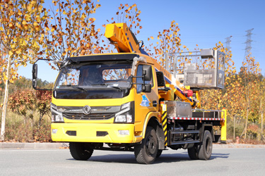 4×2東風(fēng)輕型150馬力國五舉升車_市政道路維修車_定制左/右舵商用款小型微卡救援車